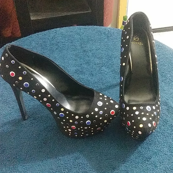 Brissa Scene by shoedazzle - Picture 2 of 2